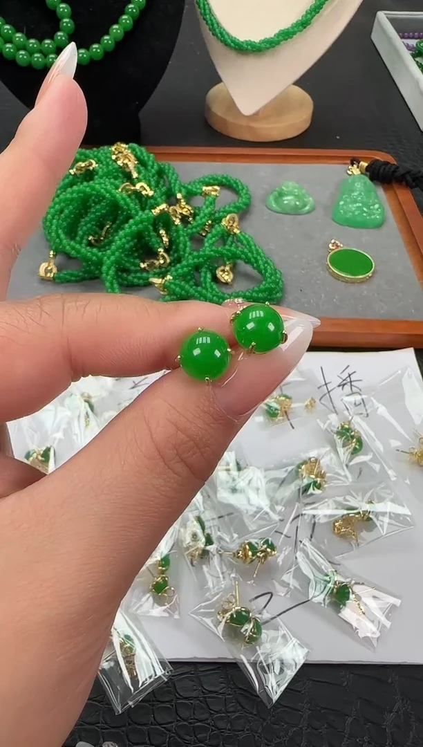 未镶嵌翡翠耳饰蛋面四爪耳钉