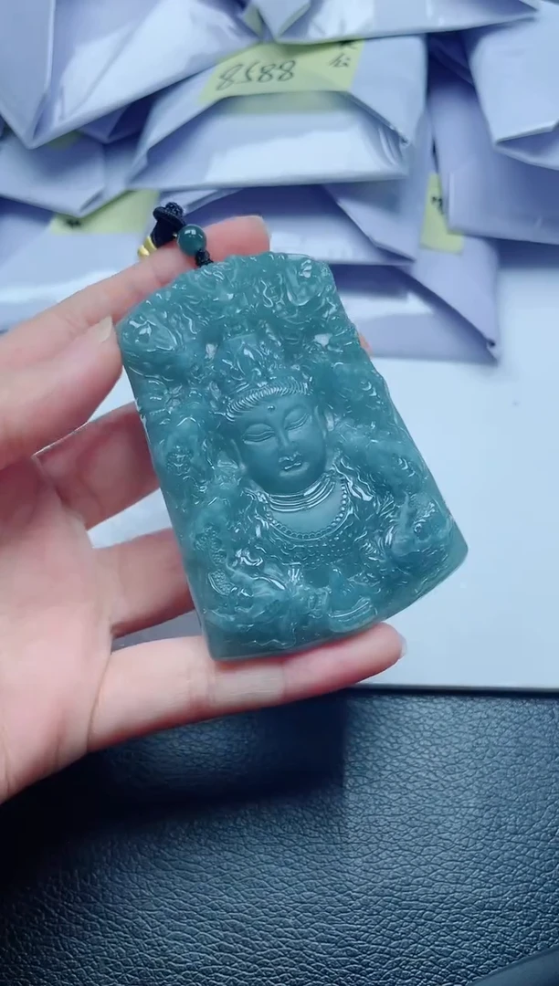 翡翠未镶嵌颈饰