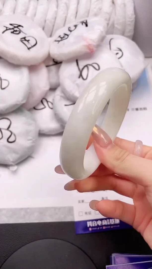 【闪购商品】和田玉手镯未镶嵌20K23-60