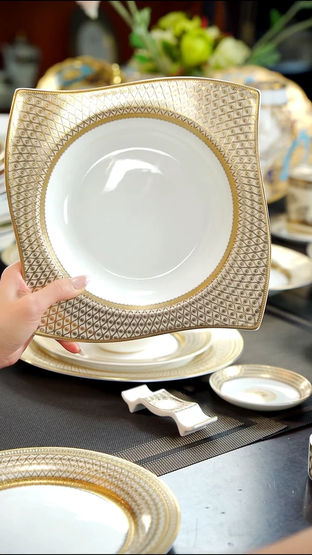 瓷片9英寸草帽盘  1个