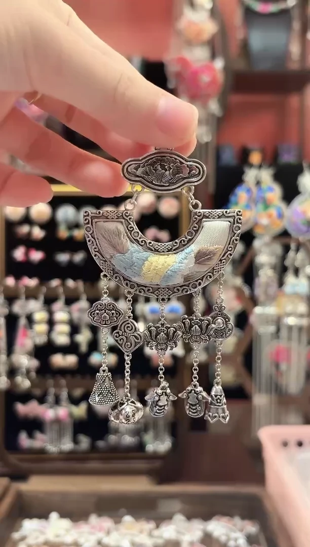 织绣 云织谣民族风精美饰品   438+链子