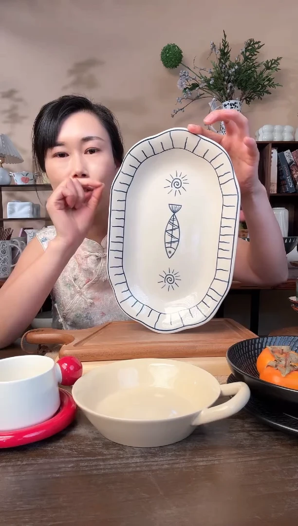 13英寸花边欢乐鱼鱼盘微瑕