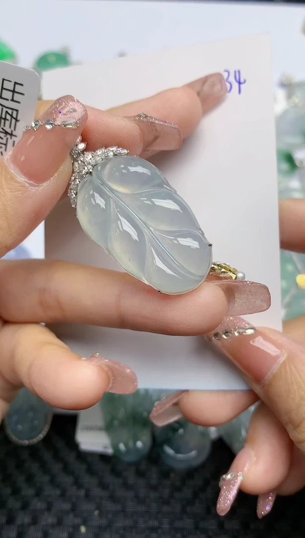 【闪购商品】翡翠颈饰18K金镶嵌天然A货翡翠