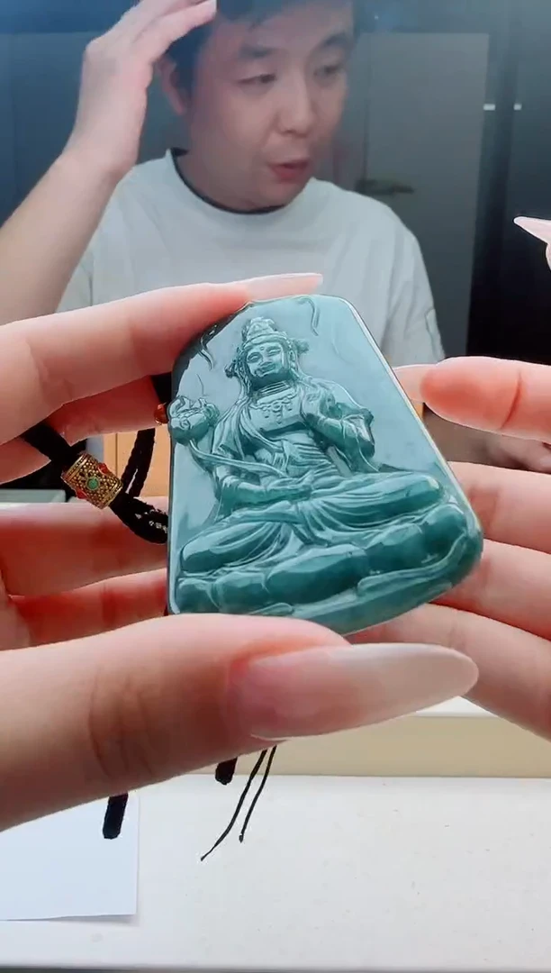 颈饰未镶嵌翡翠多样性发其中一