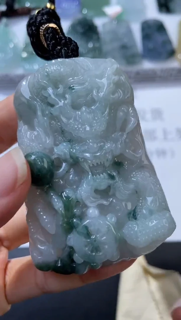 颈饰未镶嵌翡翠376900 多人