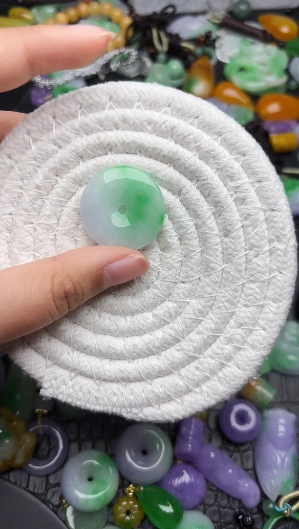 颈饰未镶嵌翡翠缅甸翡翠吊坠