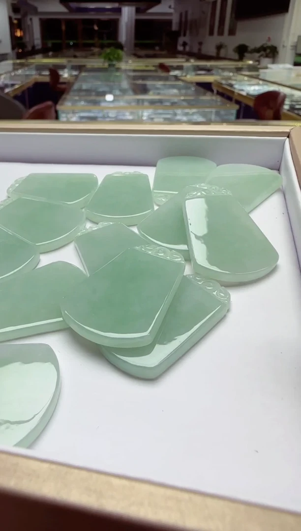 颈饰未镶嵌翡翠多样性发其一