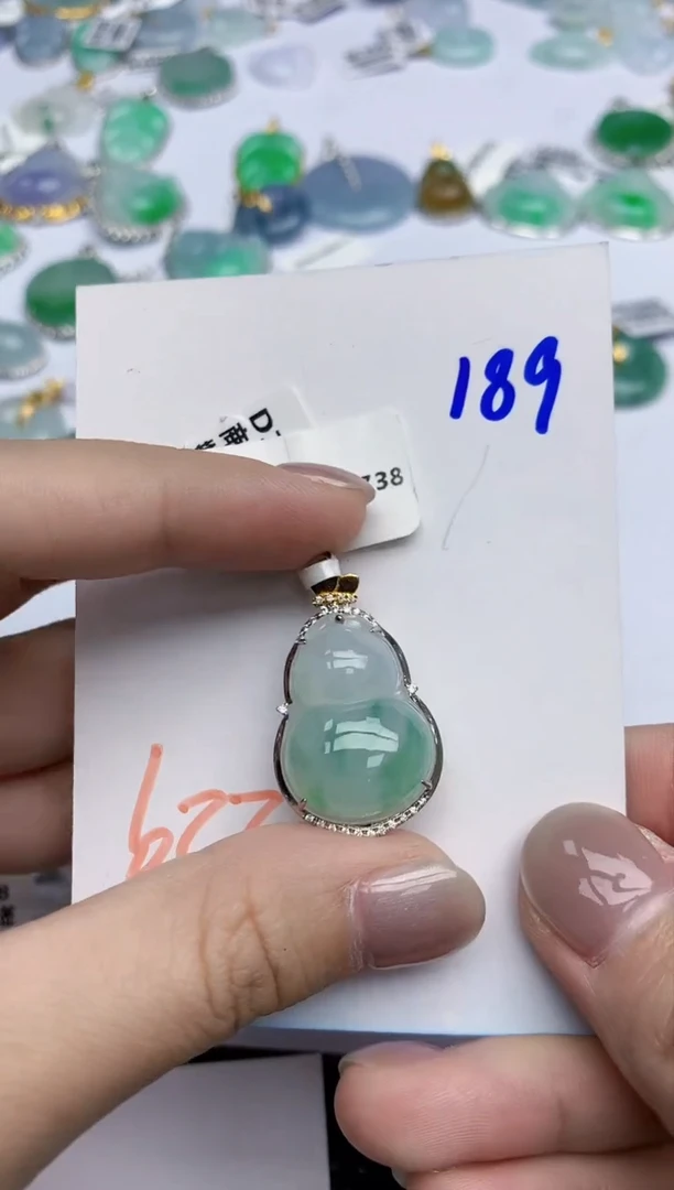 【闪购商品】翡翠挂件18K金镶嵌天然翡翠A货