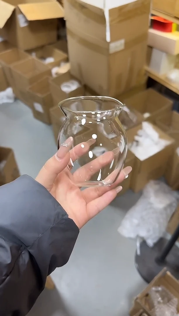 白色大无耳公道杯