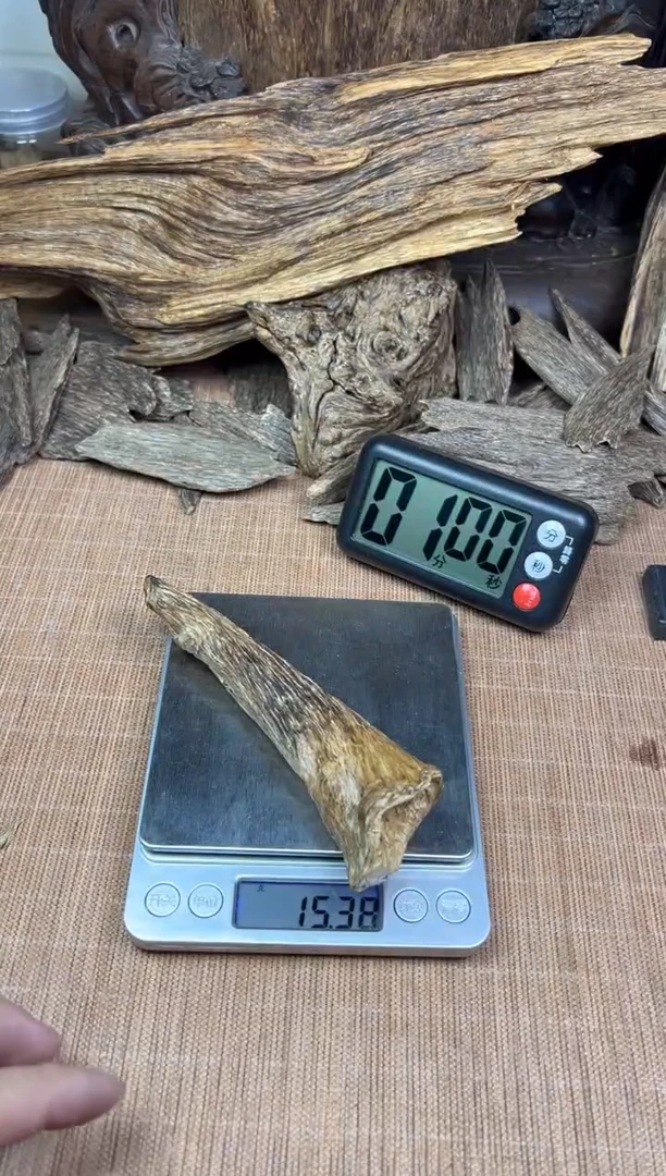 沉香沉香碎屑草**克马泥涝