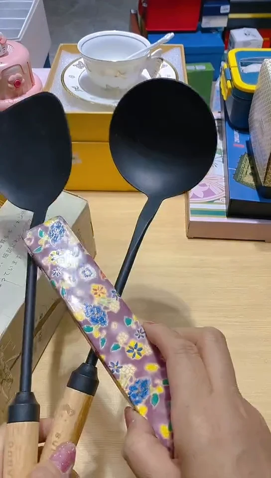 瓷片碗碟好物一件不留@@1