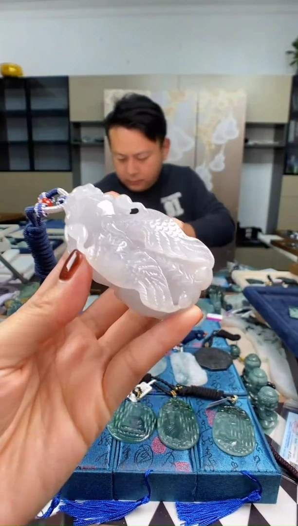 颈饰未镶嵌翡翠多样性发其一
