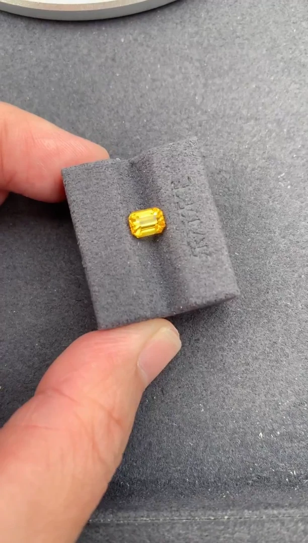 裸石彩色蓝宝石1CT 黄蓝宝定制 BA