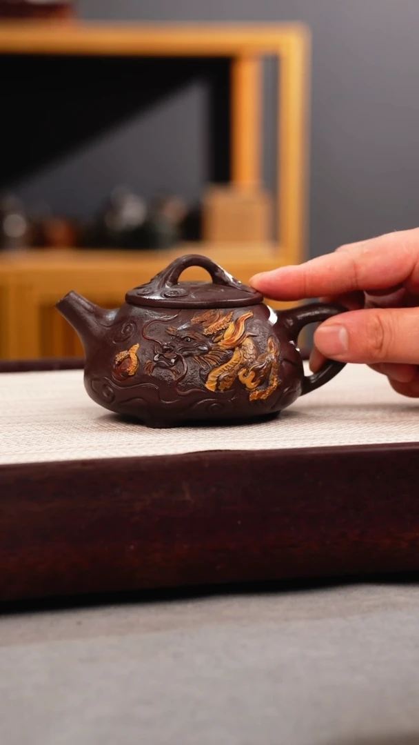 茶壶紫砂底槽清 龙纹子冶 刻绘