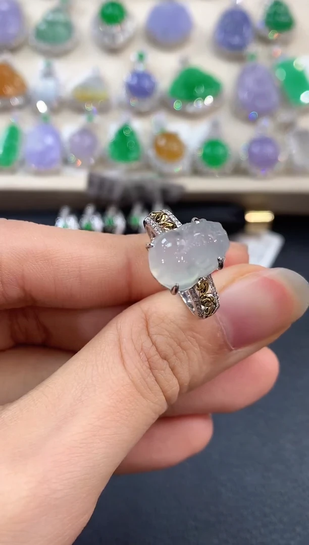 【闪购商品】翡翠戒指18K金镶嵌B66