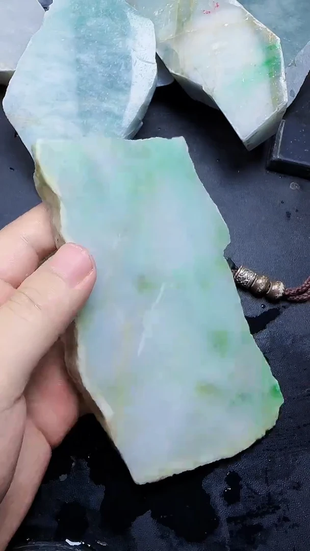 翡翠挂件未镶嵌017翡翠