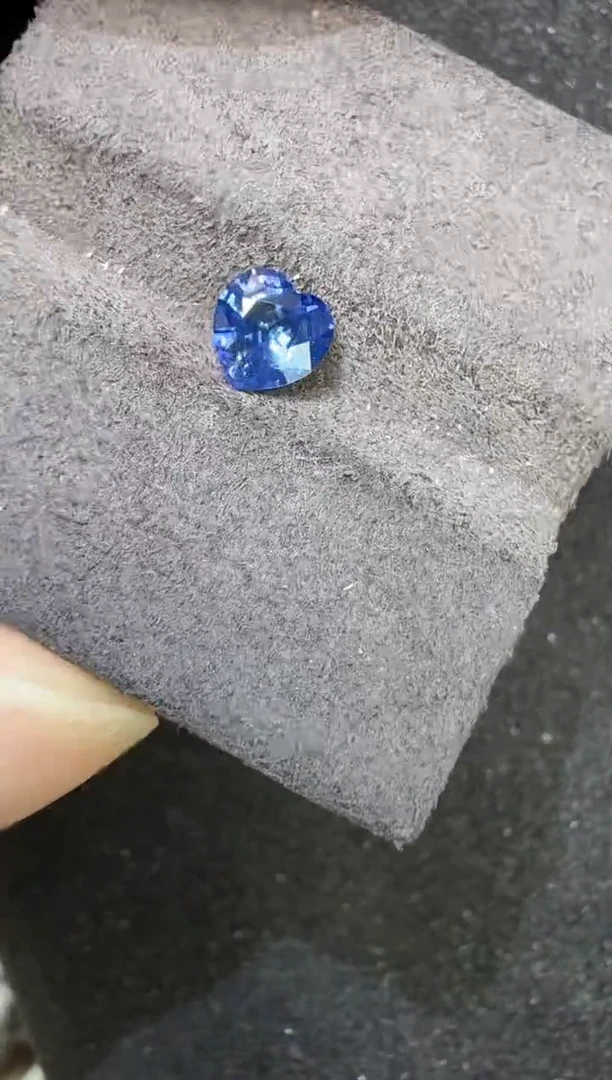 未镶嵌定制定制蓝宝石天然0.68克拉
