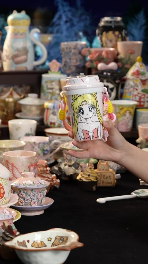 摆件陶景德镇釉下彩手绘设计师款陶瓷