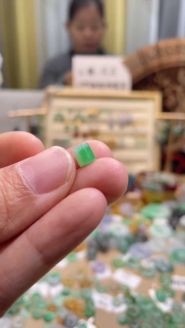 颈饰未镶嵌翡翠路路通