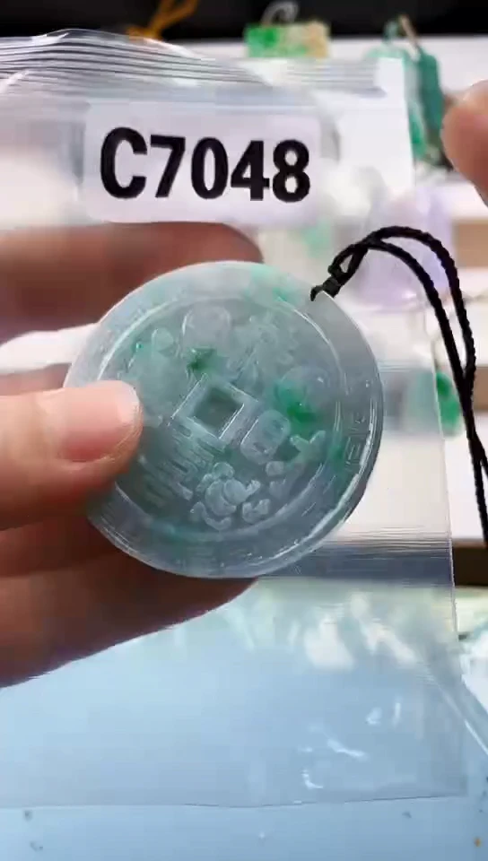 翡翠未镶嵌颈饰天然翡翠吊坠挂件