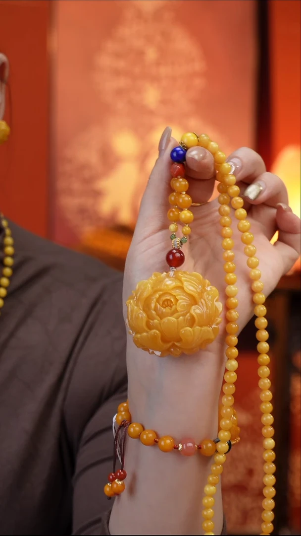 琥珀吊坠(赠链)未镶嵌天然琥珀蜜蜡牡丹花吊坠+大本本