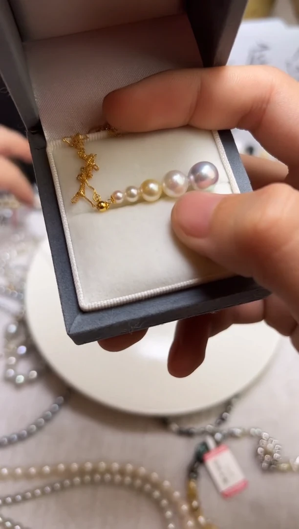 颈饰18K金镶嵌海水珍珠珍珠