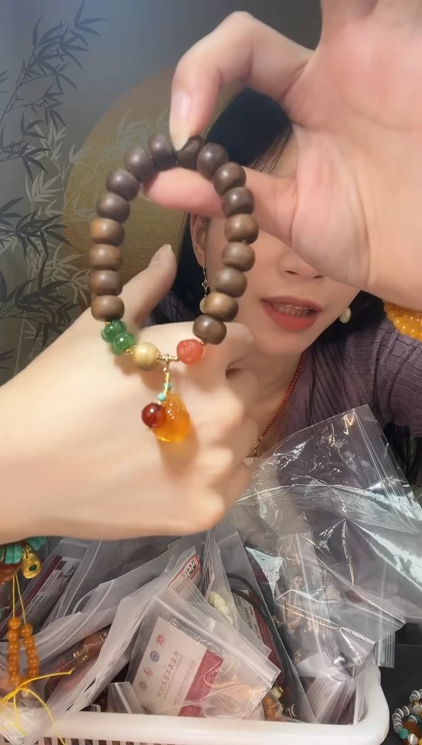 【闪购商品】琥珀裸石未镶嵌天然蜜蜡