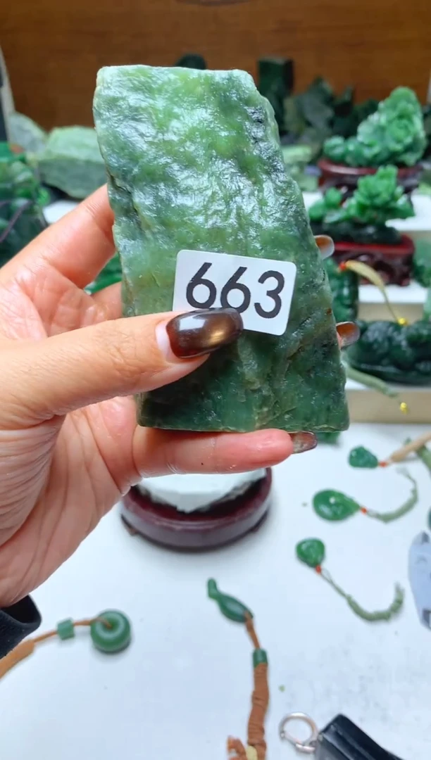 未镶嵌和田玉摆件1