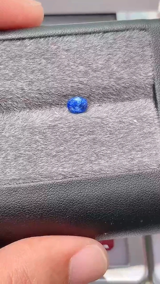 【闪购商品】蓝宝石裸石未镶嵌矢车菊0.80