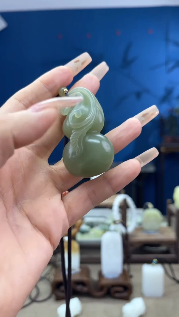 和田玉未镶嵌颈饰1