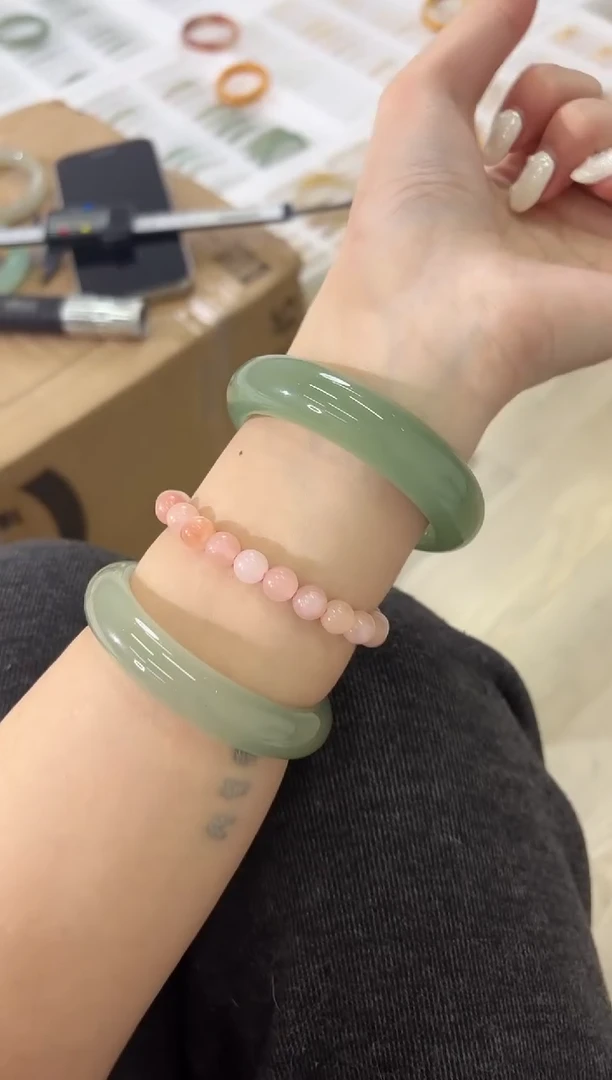 未镶嵌手镯石英质玉330-53D