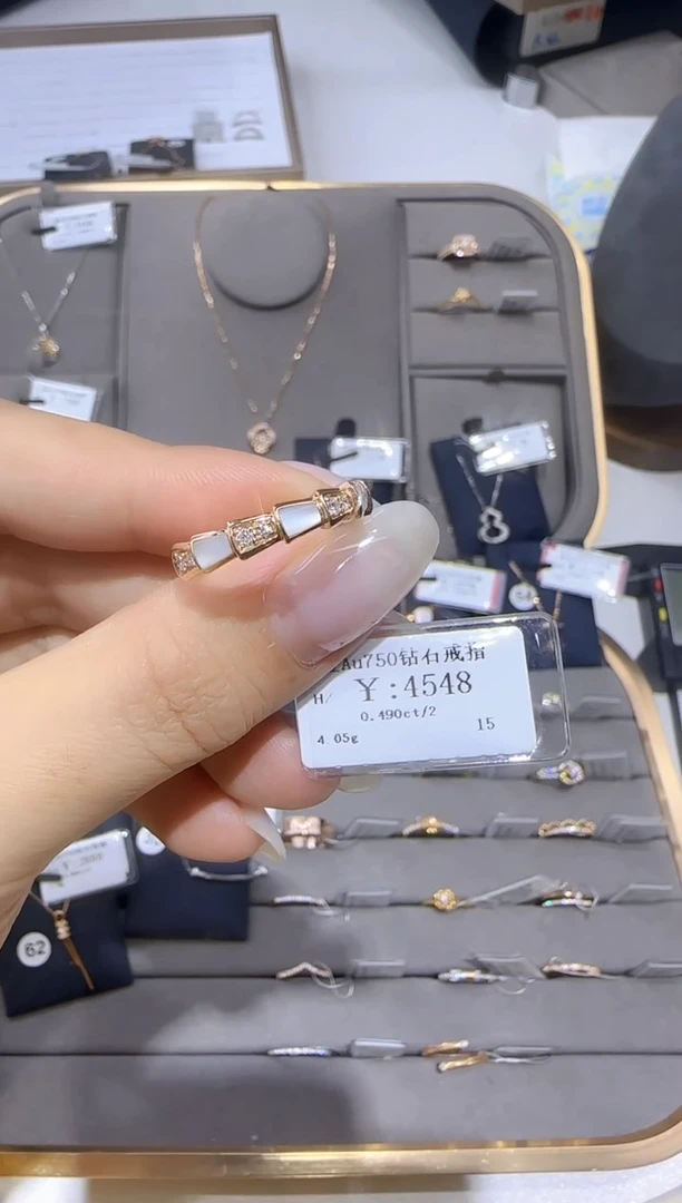 18K金镶嵌戒指/指环钻石蛇戒4.05