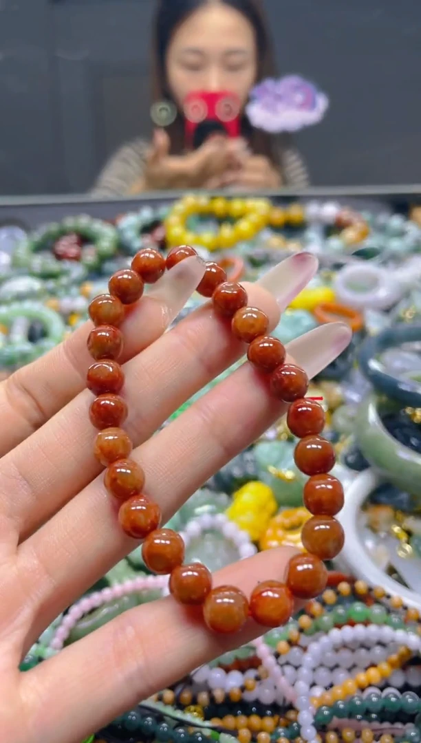 颈饰未镶嵌翡翠8MM/B/翡翠A货，一件也是批发价