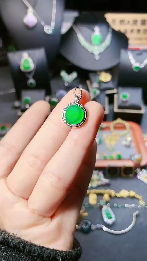 【闪购商品】翡翠吊坠(赠链)银S925镶嵌吊坠