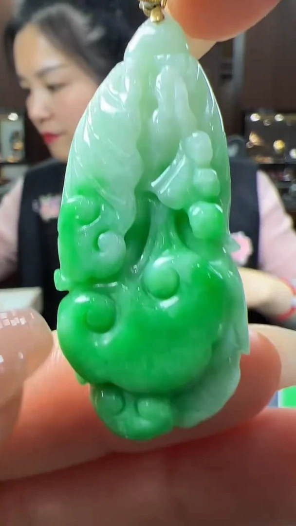 【闪购商品】翡翠挂件18K金镶嵌白菜 不含链 有棉