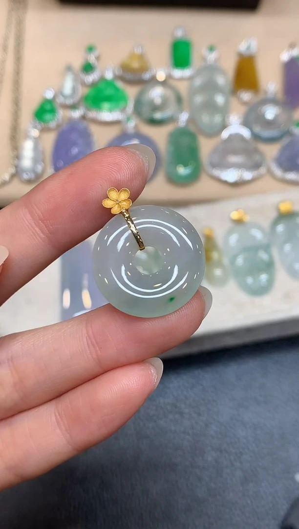 颈饰18K金镶嵌翡翠甜甜圈【无服务费