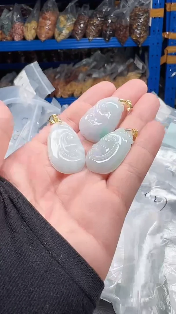 翡翠未镶嵌颈饰035