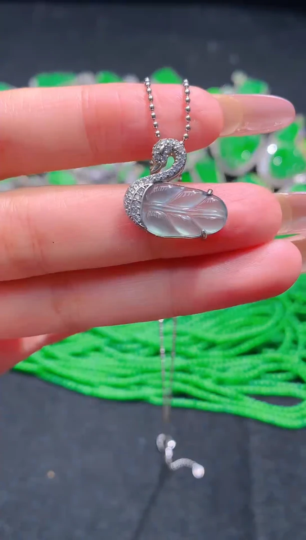 颈饰未镶嵌翡翠天然A货翡翠