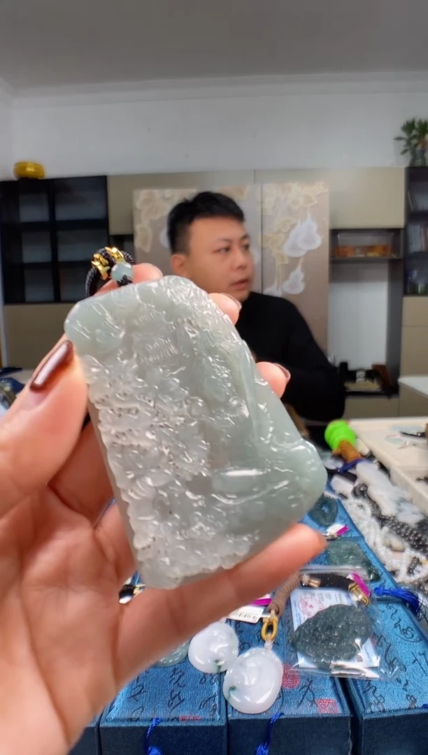 颈饰未镶嵌翡翠多样性发其一