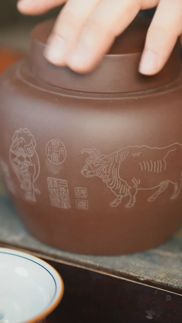 【闪购商品】喀左紫砂真不错，主播就是做壶的