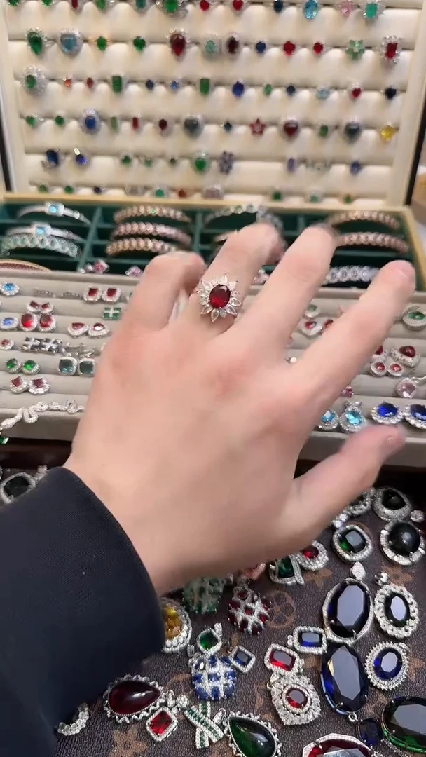 未镶嵌戒指红宝石红宝石戒指