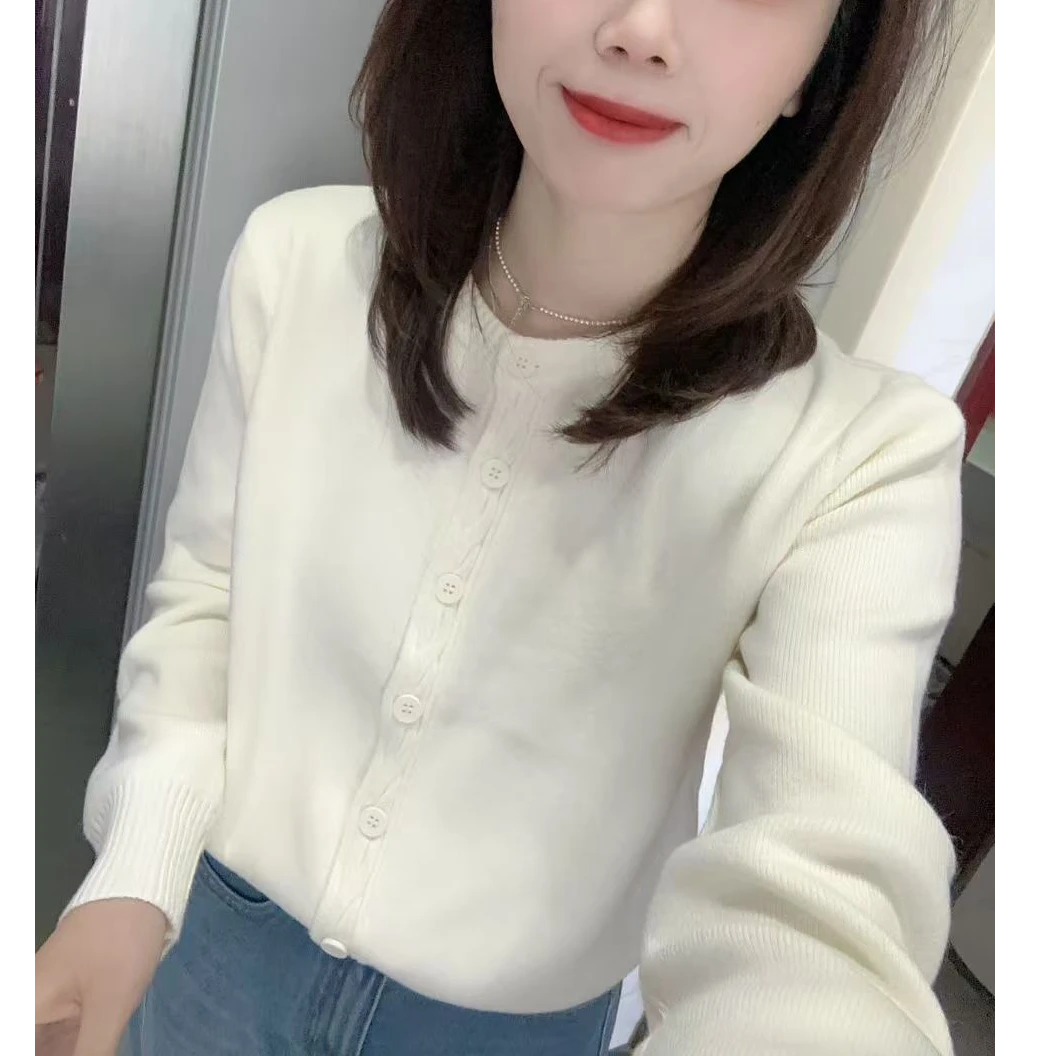 2025春季纽扣圆领开衫毛衣