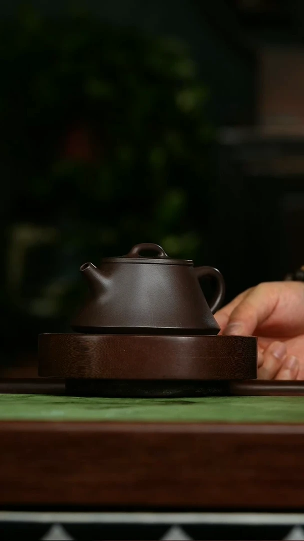 茶壶紫砂m26紫茄泥柱础*魏顺妹
