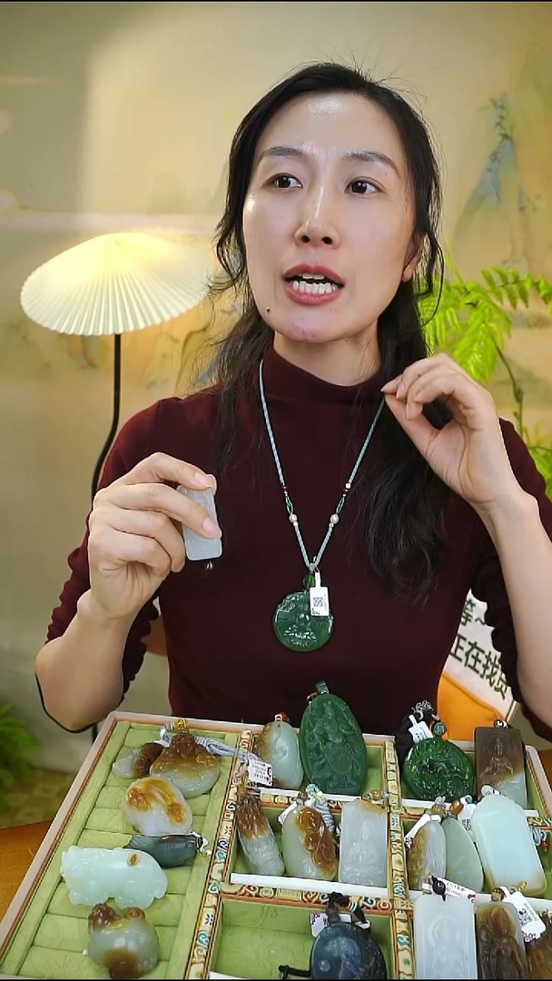 吊坠(不含链)未镶嵌和田玉和田玉吊坠