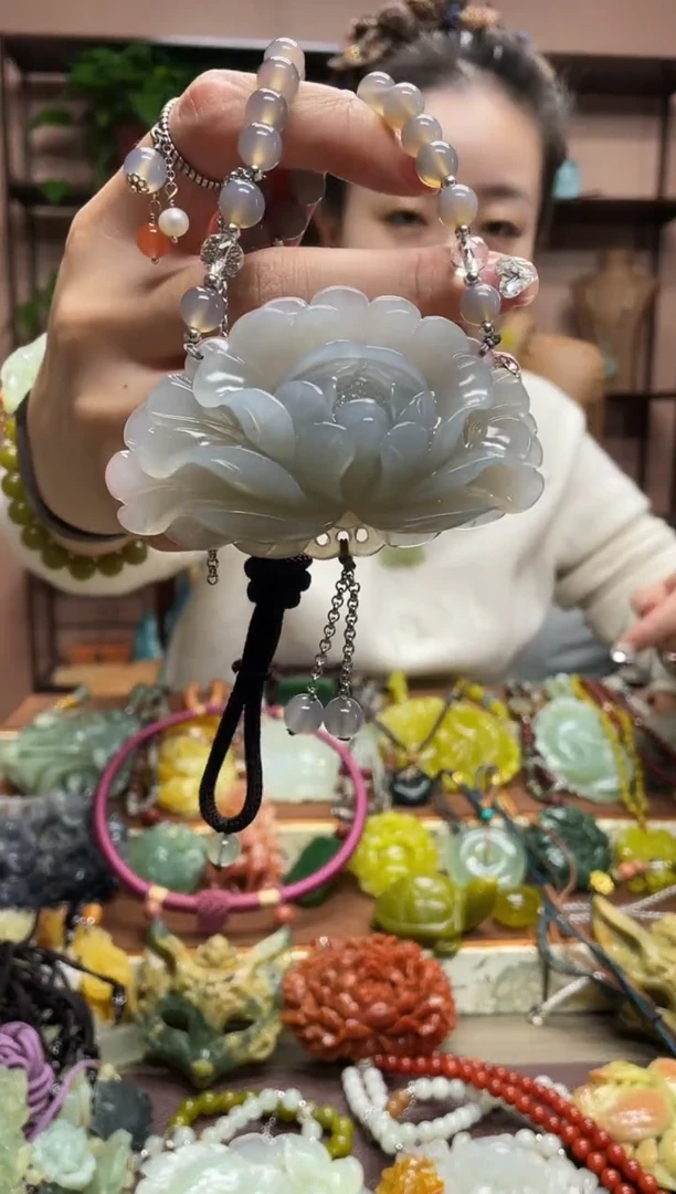 未镶嵌岫玉吊坠·