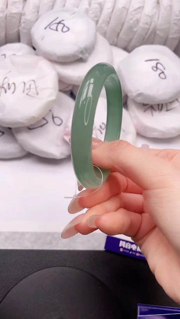 【闪购商品】石英质玉手镯未镶嵌19L23-55