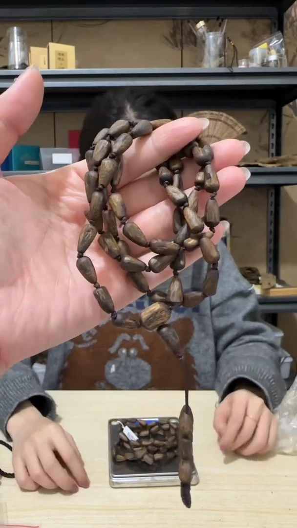 【闪购商品】沉香手串6号张勺子树心油多圈多样性一条