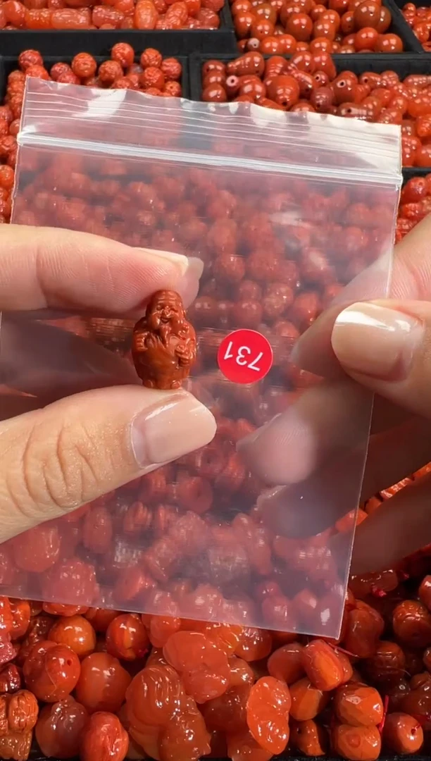 颈饰未镶嵌南红玛瑙1