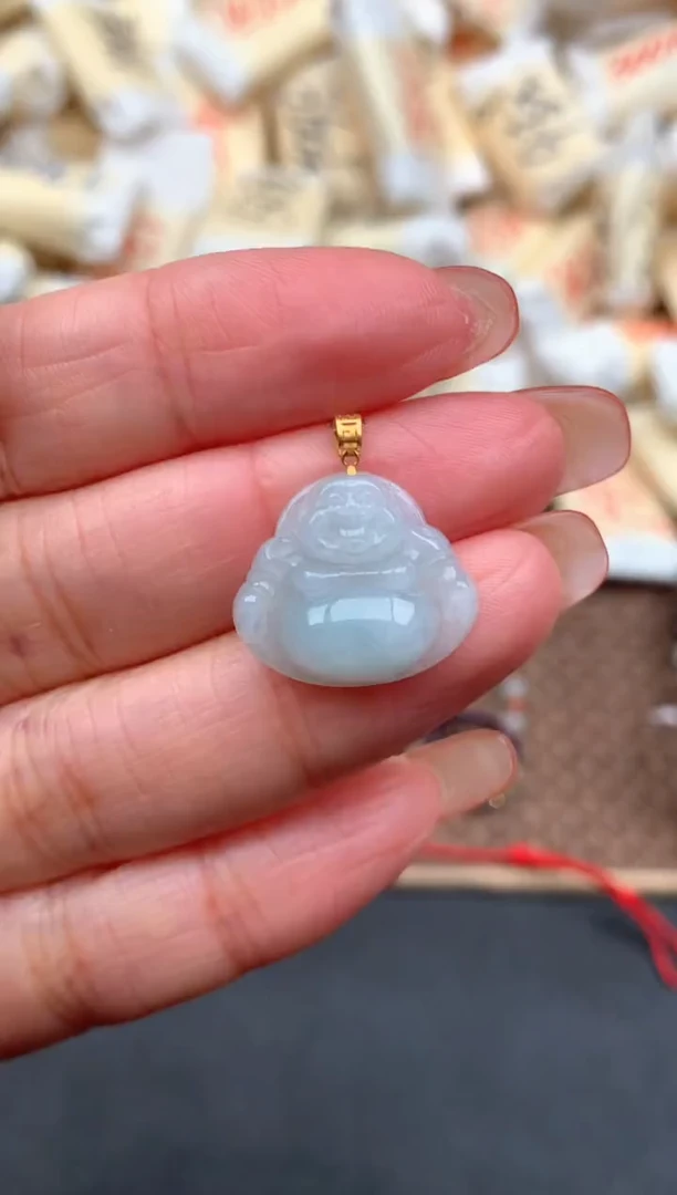 18K金镶嵌挂件翡翠1