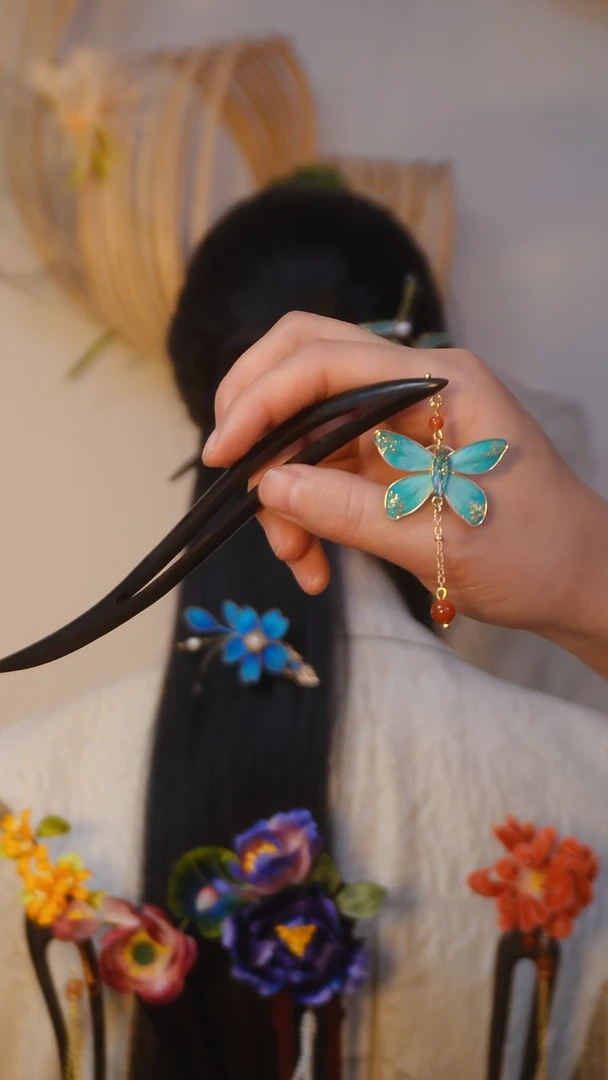 【闪购商品】木非遗绒花蝴蝶步摇